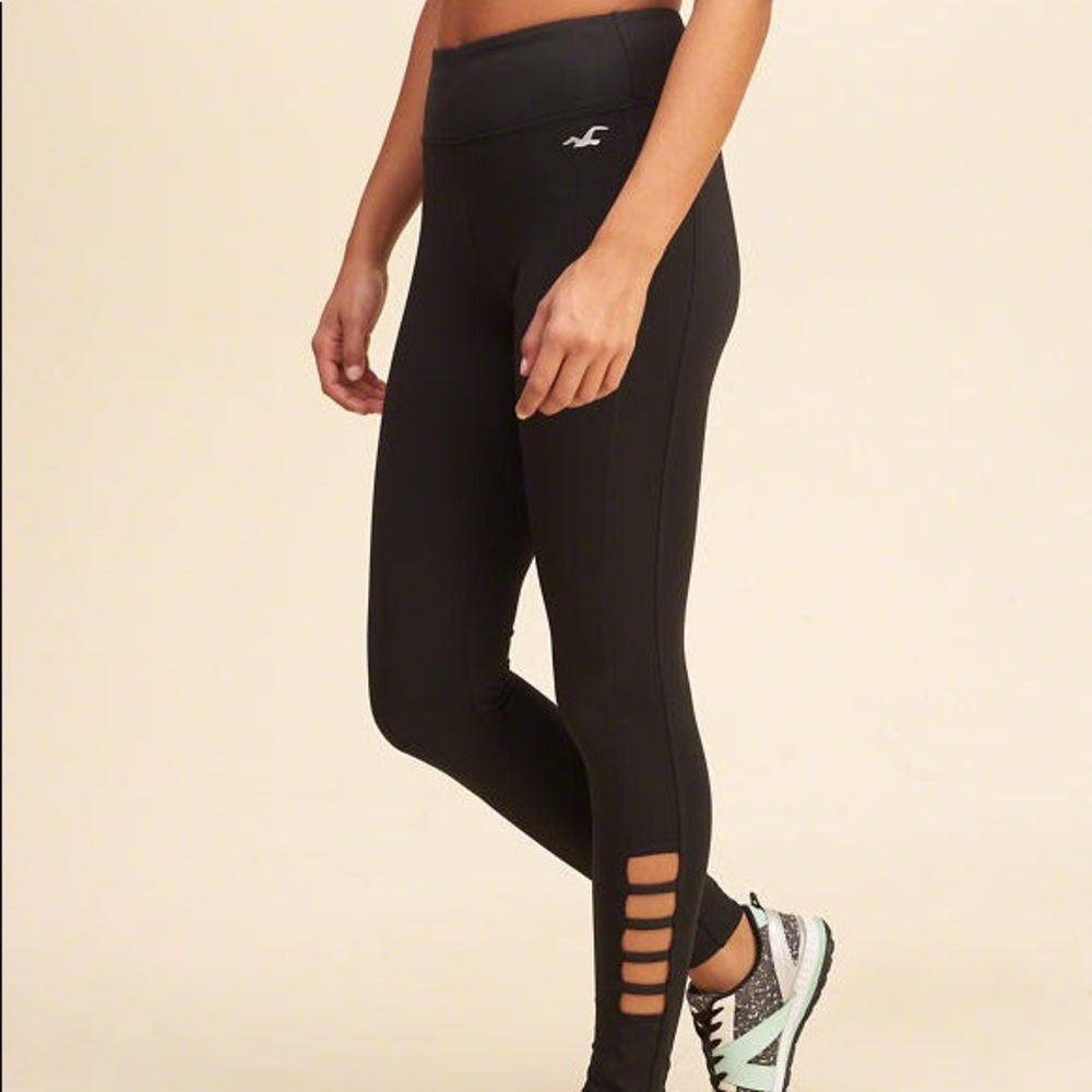 NWOT Hollister Black Strappy Active Leggings